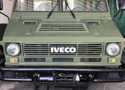 Iveco WM90 montaggio cofano