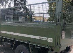 Iveco WM90 montaggio nuovi loghi