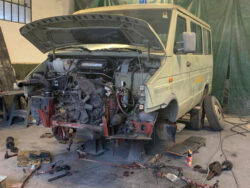 smontaggio e revisione nelle officine Truck4x4 DVD